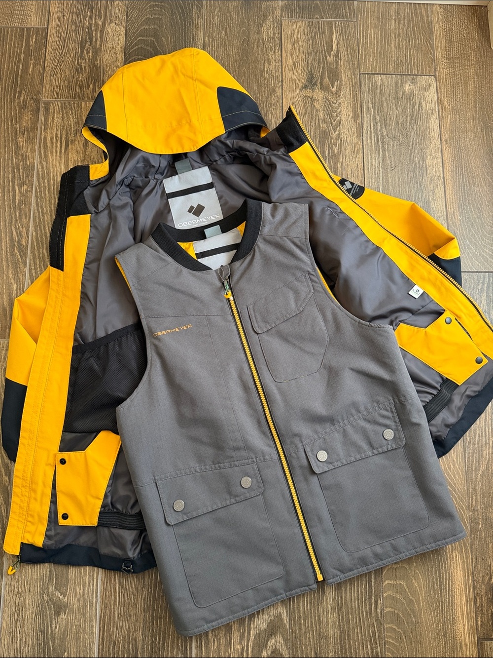 Obermeyer Boys’ Ronan Yellow 3-in-1 Component Shell Jacket with Insulated Vest-M - Picture 2 of 13